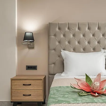 Iris & Rhea Junior *