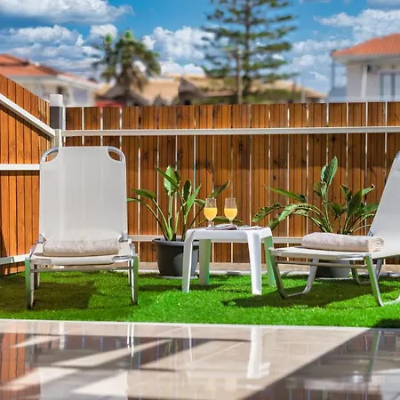 Iris & Rhea Junior Daire *