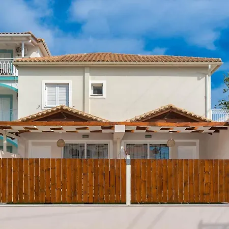 Daire Iris & Rhea Junior *